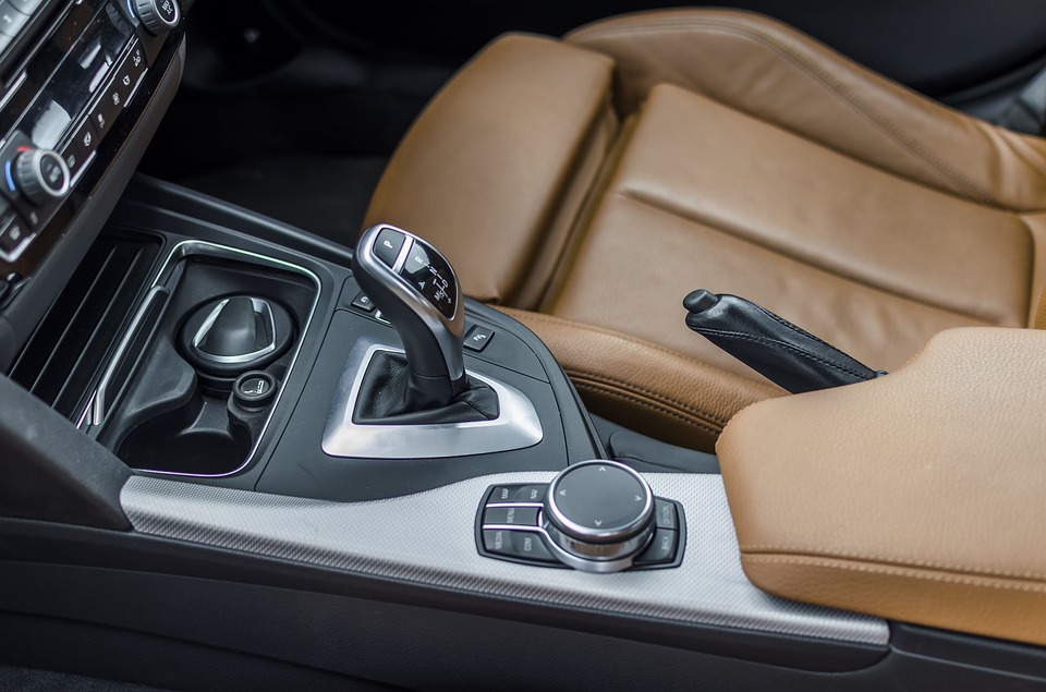 Automatic or manual – which transmission is better to start with?